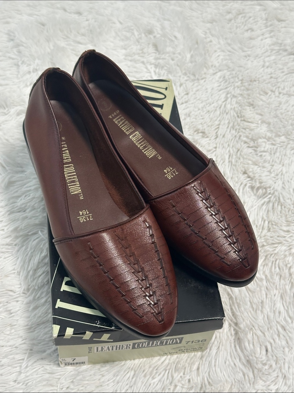 🥕 NWT The Leather Collection Loafer